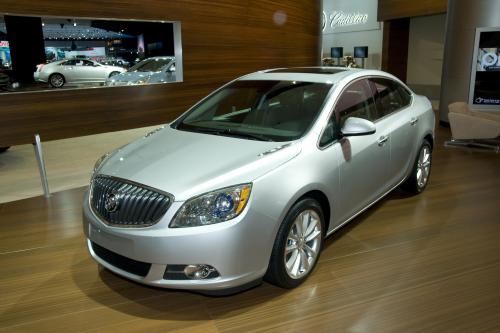 Buick Verano Detroit (2011) - picture 1 of 3