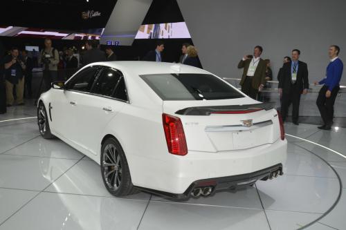 Cadillac CTS-V Detroit (2015) - picture 8 of 10