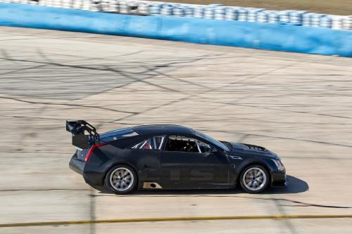 Cadillac CTS-V Racing Coupe (2011) - picture 17 of 19