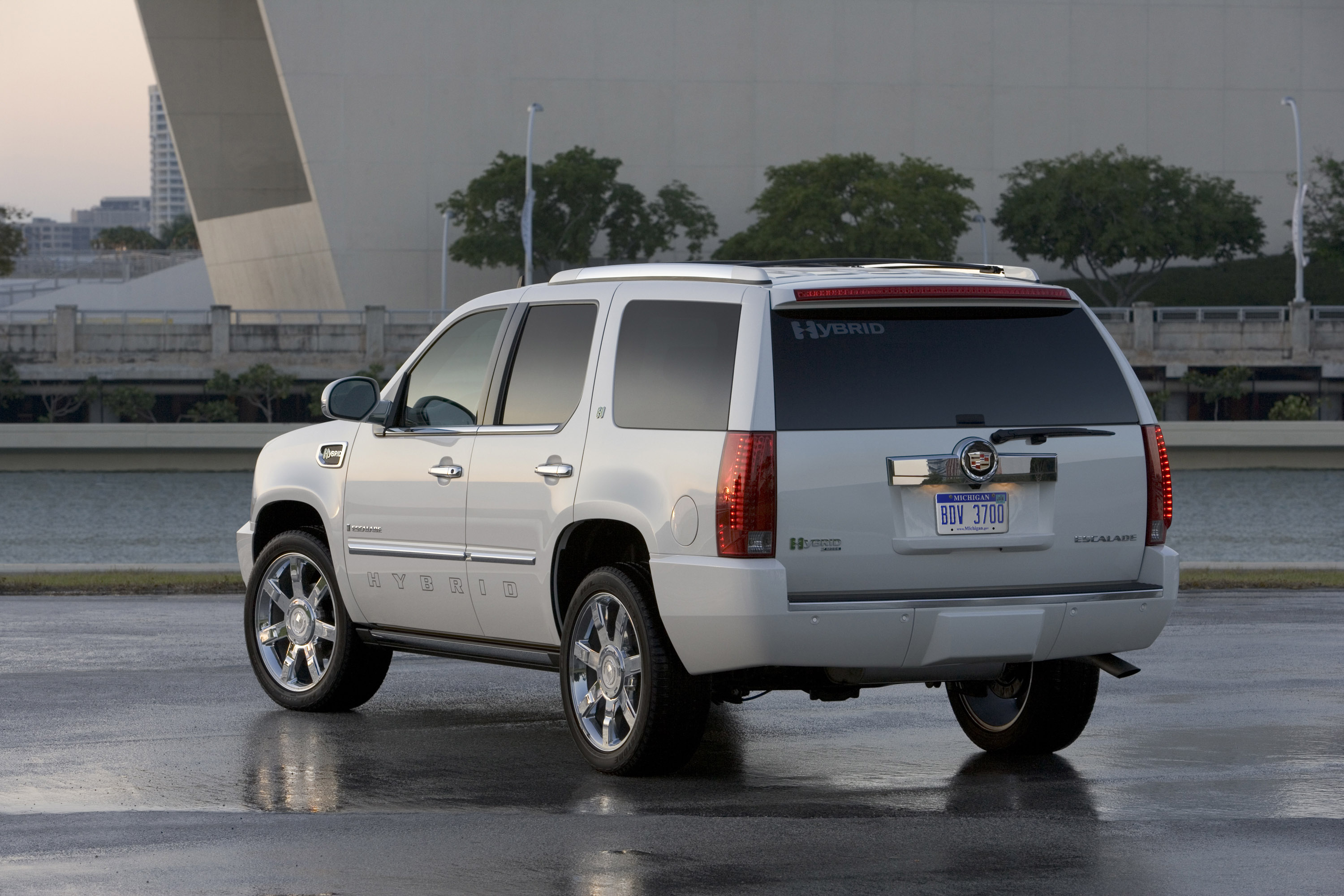 Cadillac Escalade Adds Flexfuel