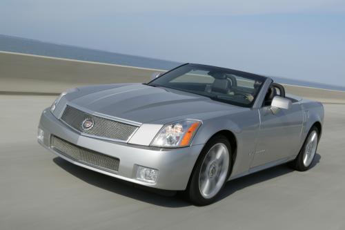 Cadillac XLR V (2008) - picture 1 of 4
