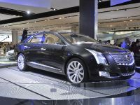 Cadillac XTS Platinum Concept Detroit (2010) - picture 1 of 4