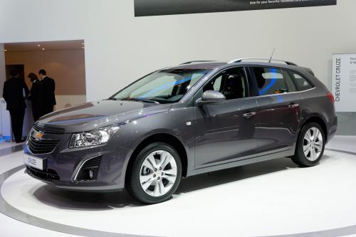 Chevrolet Cruze Station Wagon Geneva (2012) - picture 1 of 4