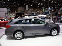 Chevrolet Cruze Station Wagon Geneva (2012) - picture 2 of 4