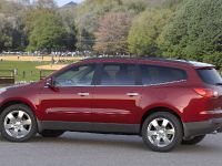Chevrolet Traverse (2009) - picture 2 of 8