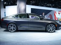 Chrysler 200 C Detroit (2014) - picture 3 of 5
