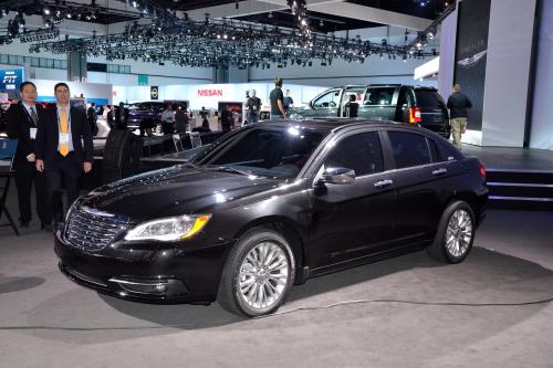 Chrysler 200 Los Angeles (2010) - picture 1 of 3