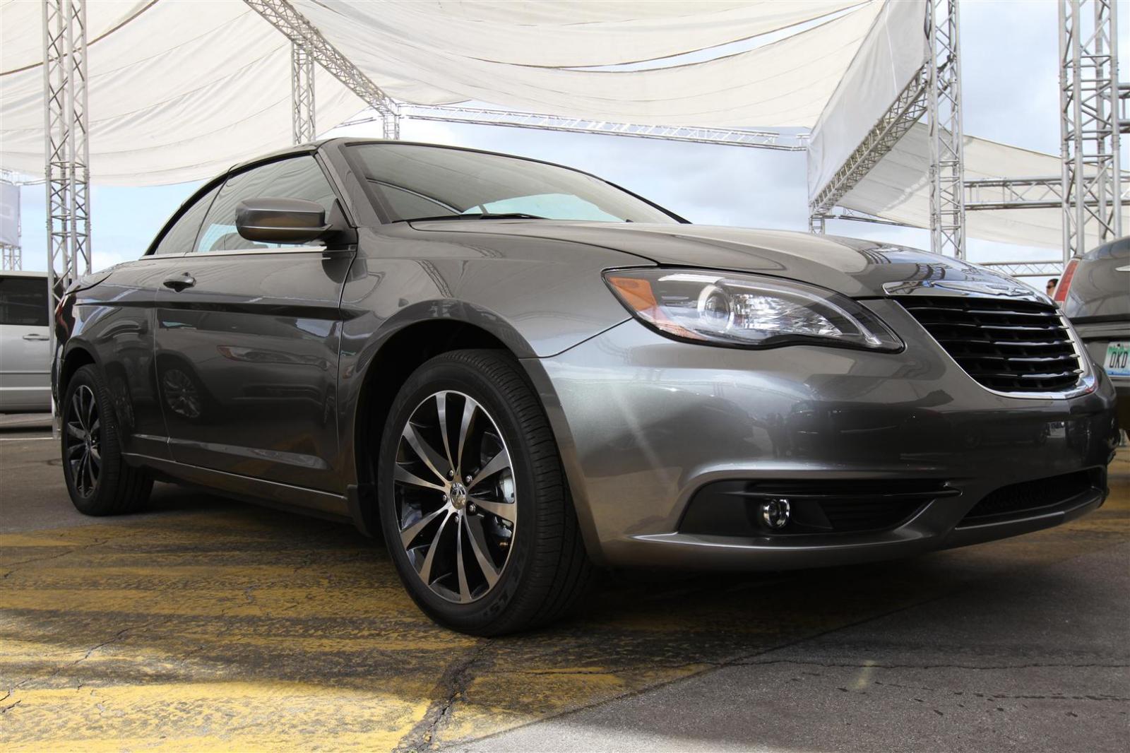 Chrysler 200 S convertible