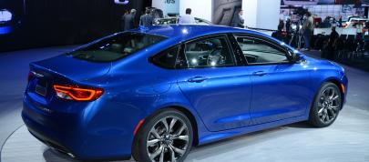 Chrysler 200 S Detroit (2014) - picture 4 of 5