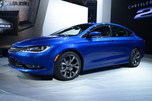 Chrysler 200 S Detroit (2014) - picture 1 of 5