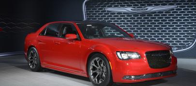 Chrysler 300 Los Angeles (2014) - picture 4 of 8