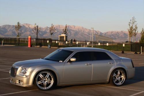 Chrysler 300C V10ch (2010) - picture 8 of 18