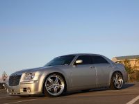 Chrysler 300C V10 (2010) - picture 7 of 18