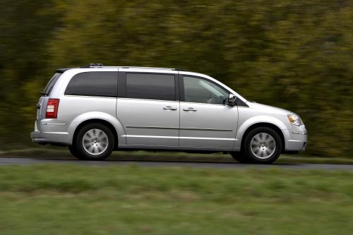 Chrysler Grand Voyager (2008) - picture 8 of 9