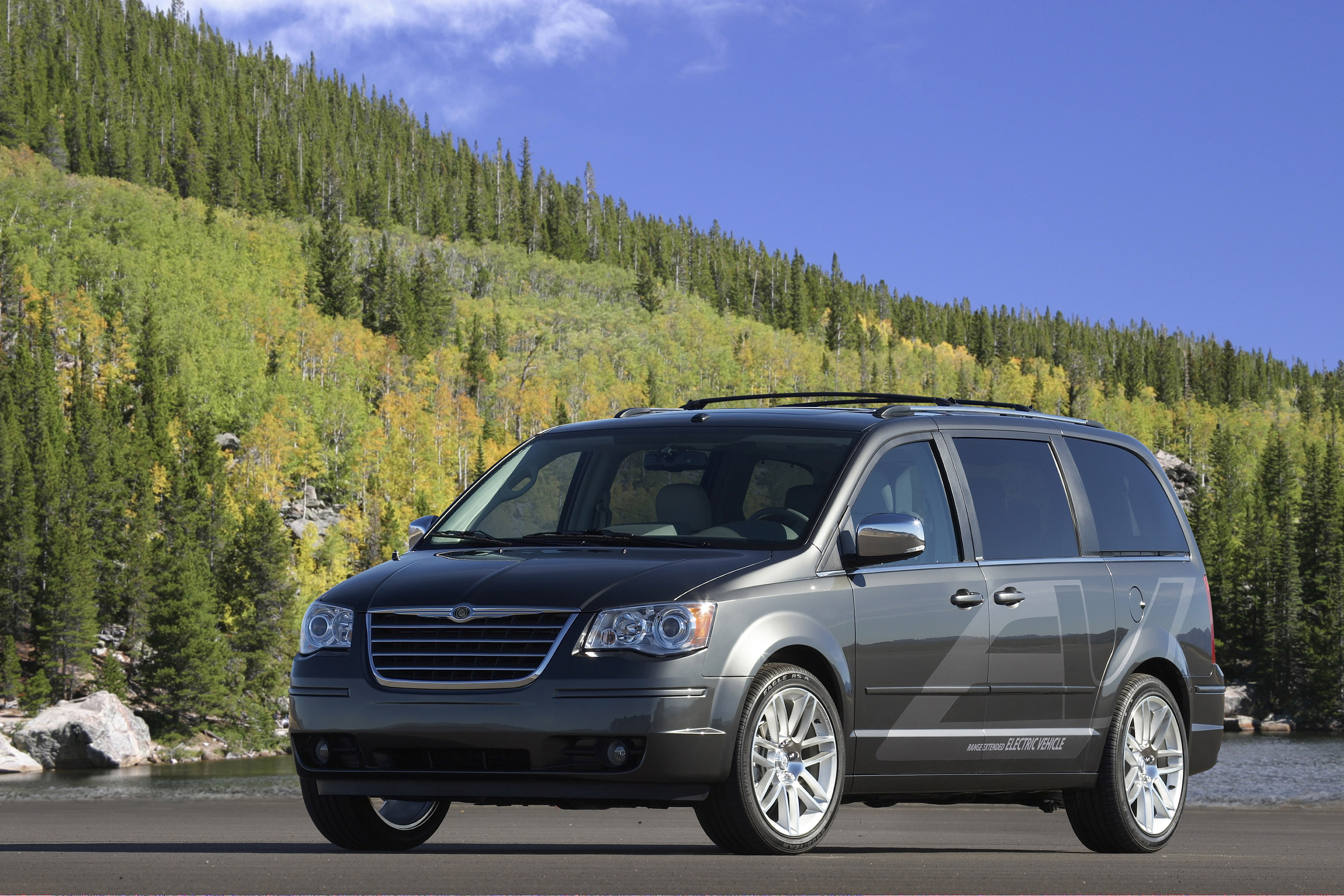 Chrysler Town & Country EV