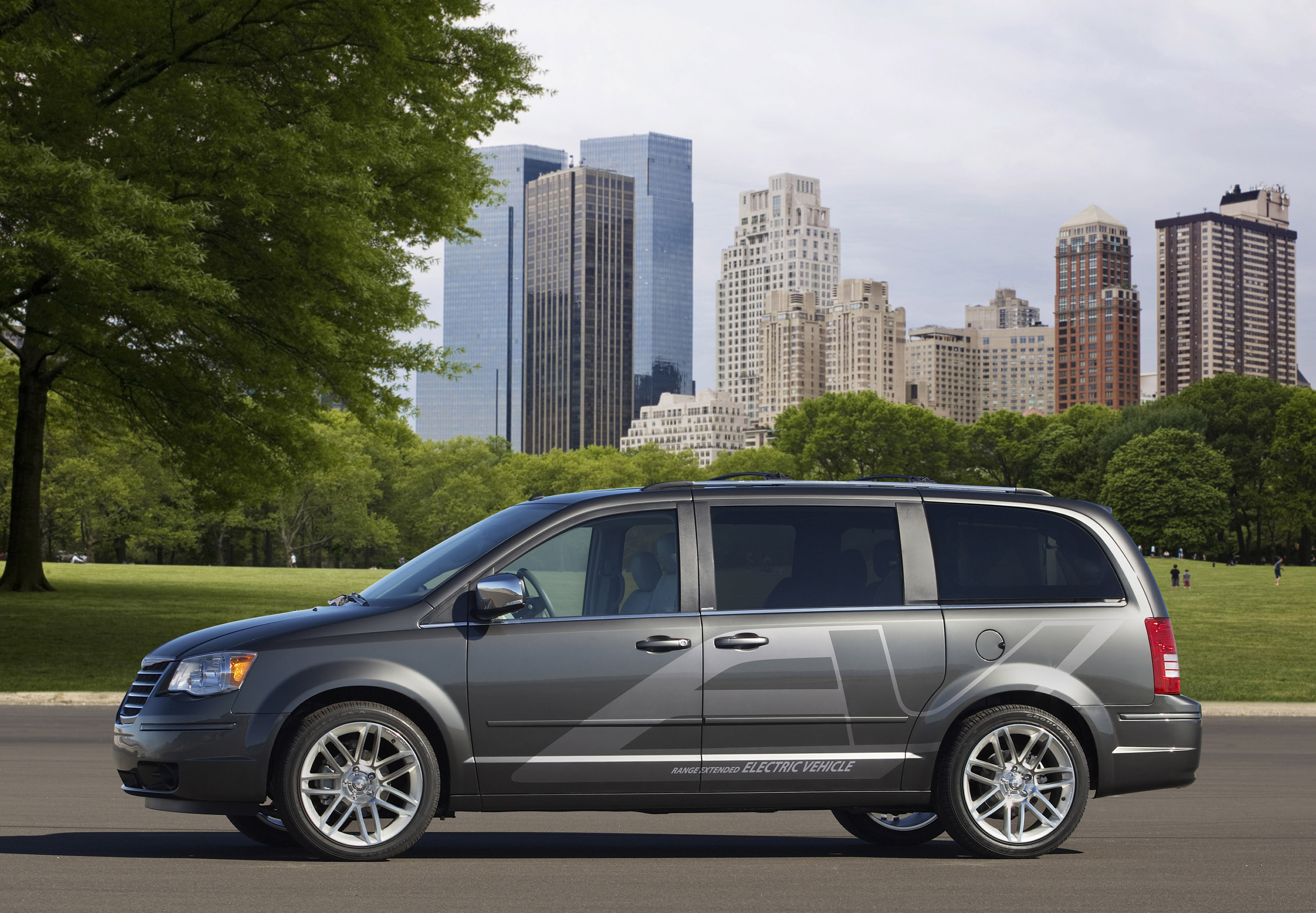 Chrysler Town & Country EV