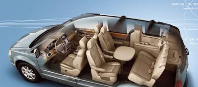 Chrysler Town Country Wins Ward Interior (2008) - picture 4 of 4