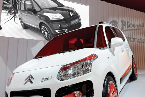 Citroen C3 Picasso at the Paris Motor Show (2008) - picture 1 of 2