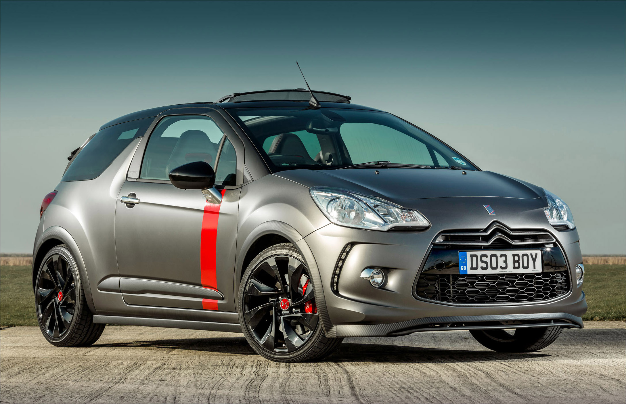 Citroen DS3 Cabrio Racing Ultra-Limited Edition