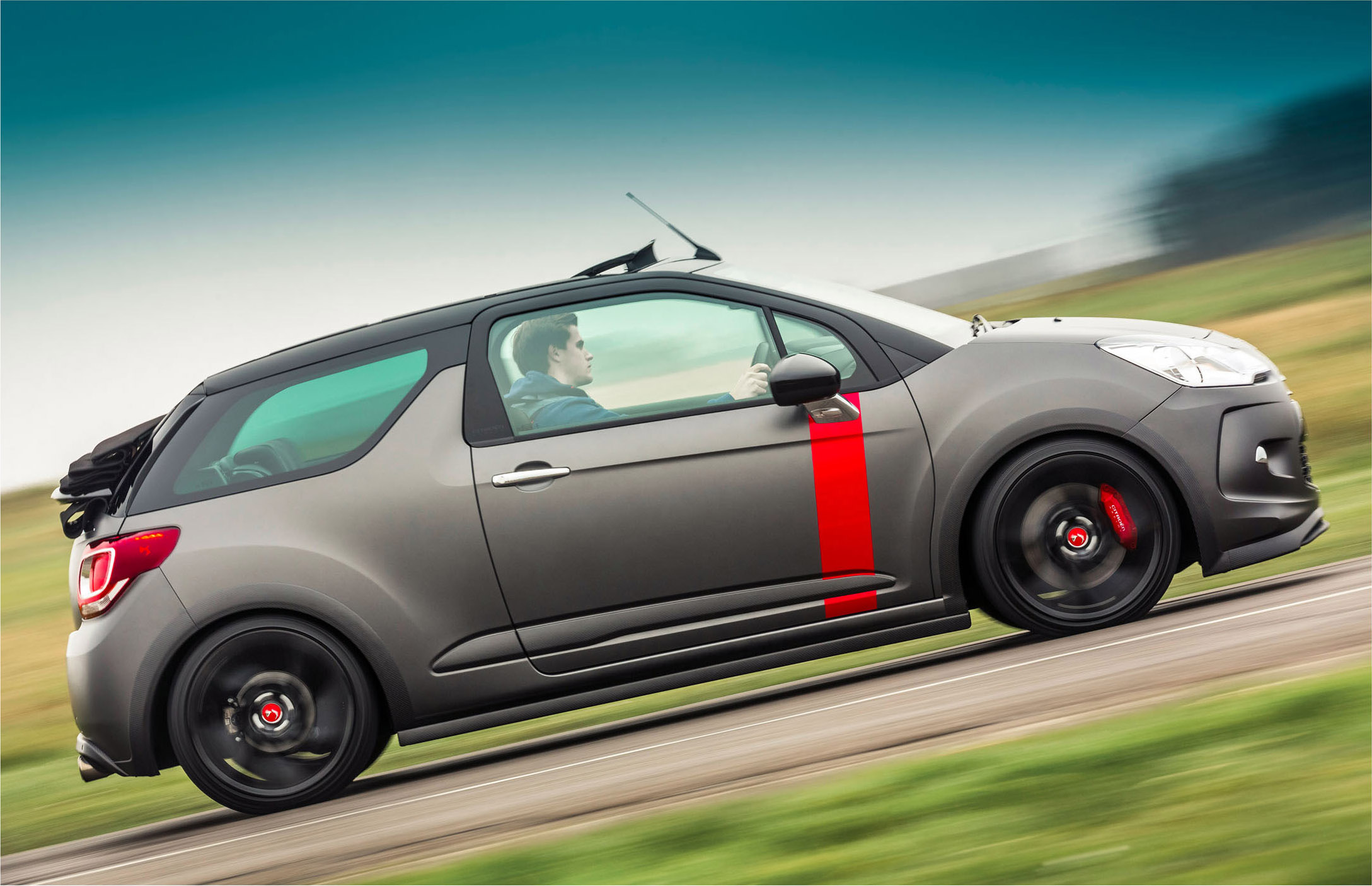 Citroen DS3 Cabrio Racing Ultra-Limited Edition