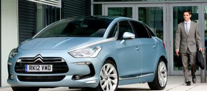 Citroen DS5 (2011) - picture 4 of 20