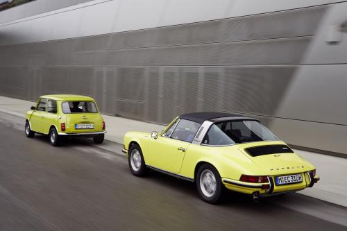 Classic MINI and Porsche 911 (2013) - picture 25 of 38