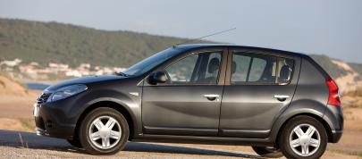 Dacia Sandero (2009) - picture 7 of 18