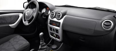 Dacia Sandero (2009) - picture 15 of 18