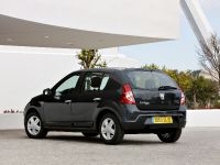 Dacia Sandero (2009) - picture 3 of 18