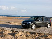 Dacia Sandero (2009) - picture 6 of 18