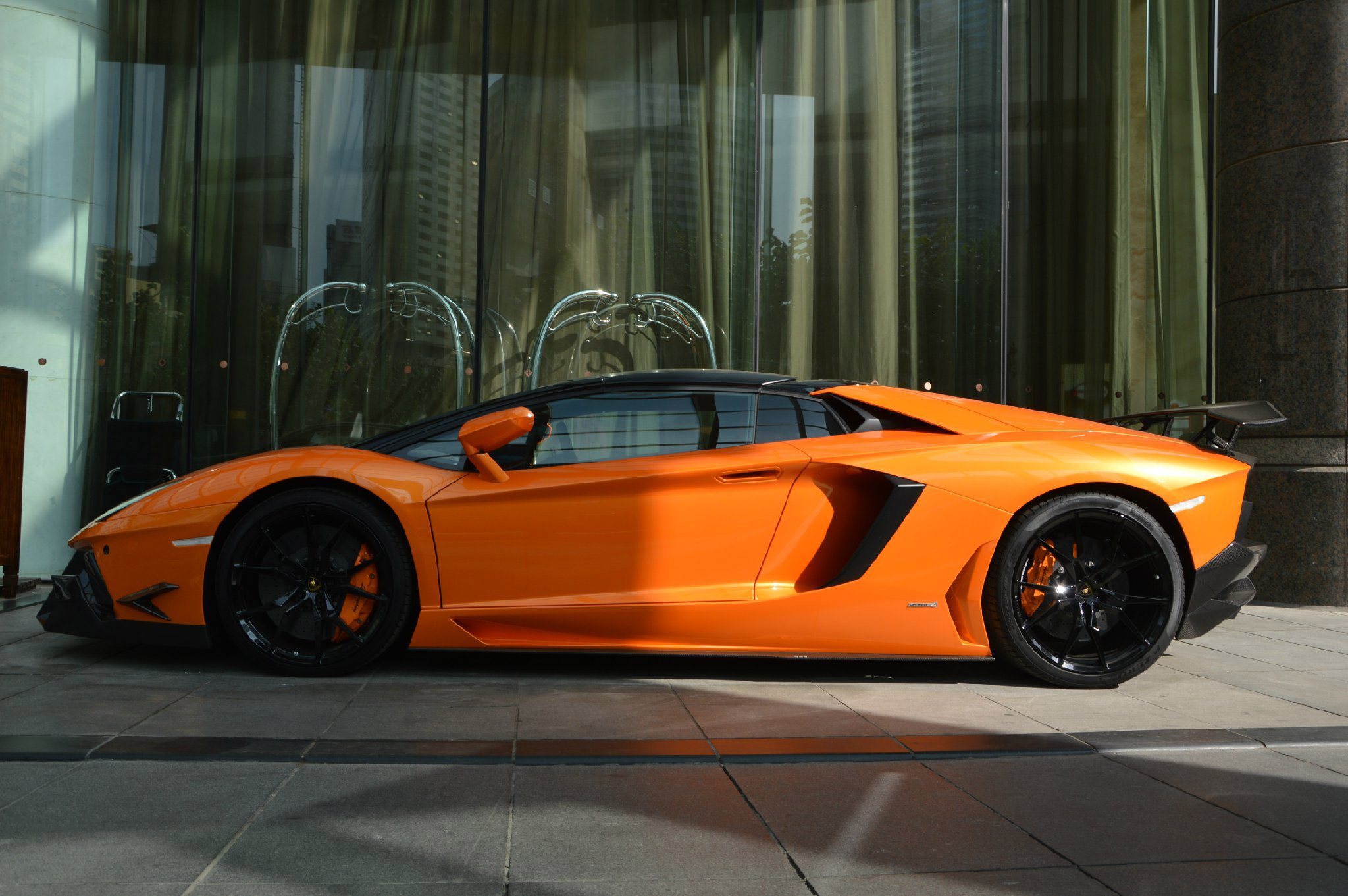 DMC Lamborghini Aventador LP700-4 Roadster SV