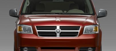 Dodge Grand Caravan (2008) - picture 4 of 5