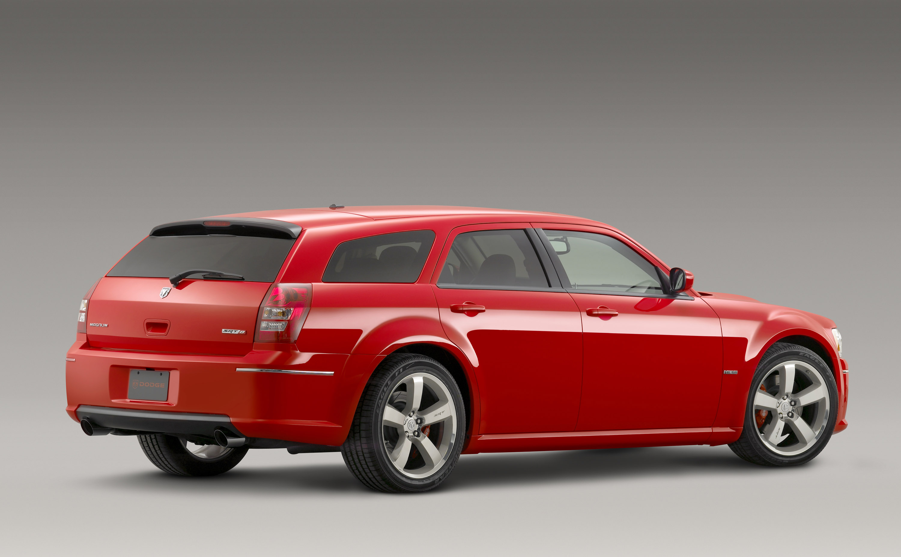 Dodge Magnum and Magnum SRT8