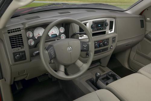 Dodge Ram 4500-5500 (2007) - picture 8 of 8