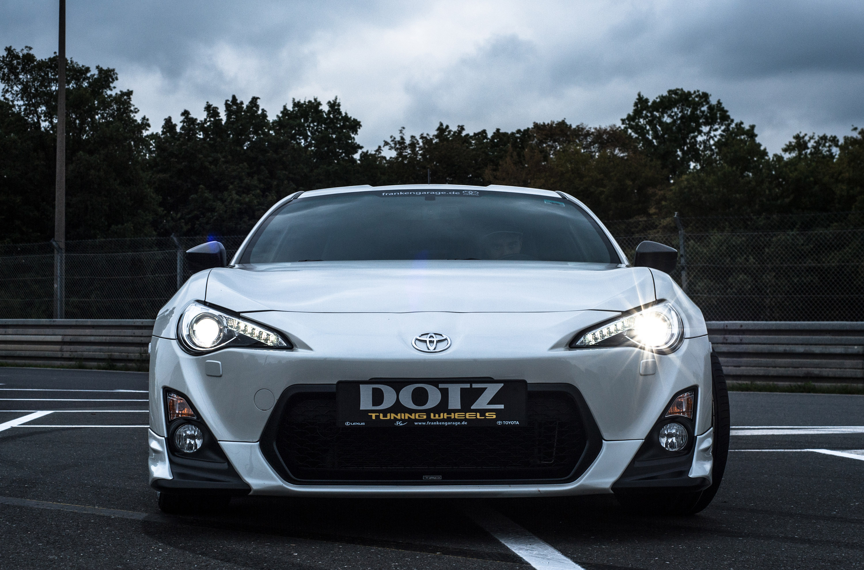 Dotz Shift Toyota GT8