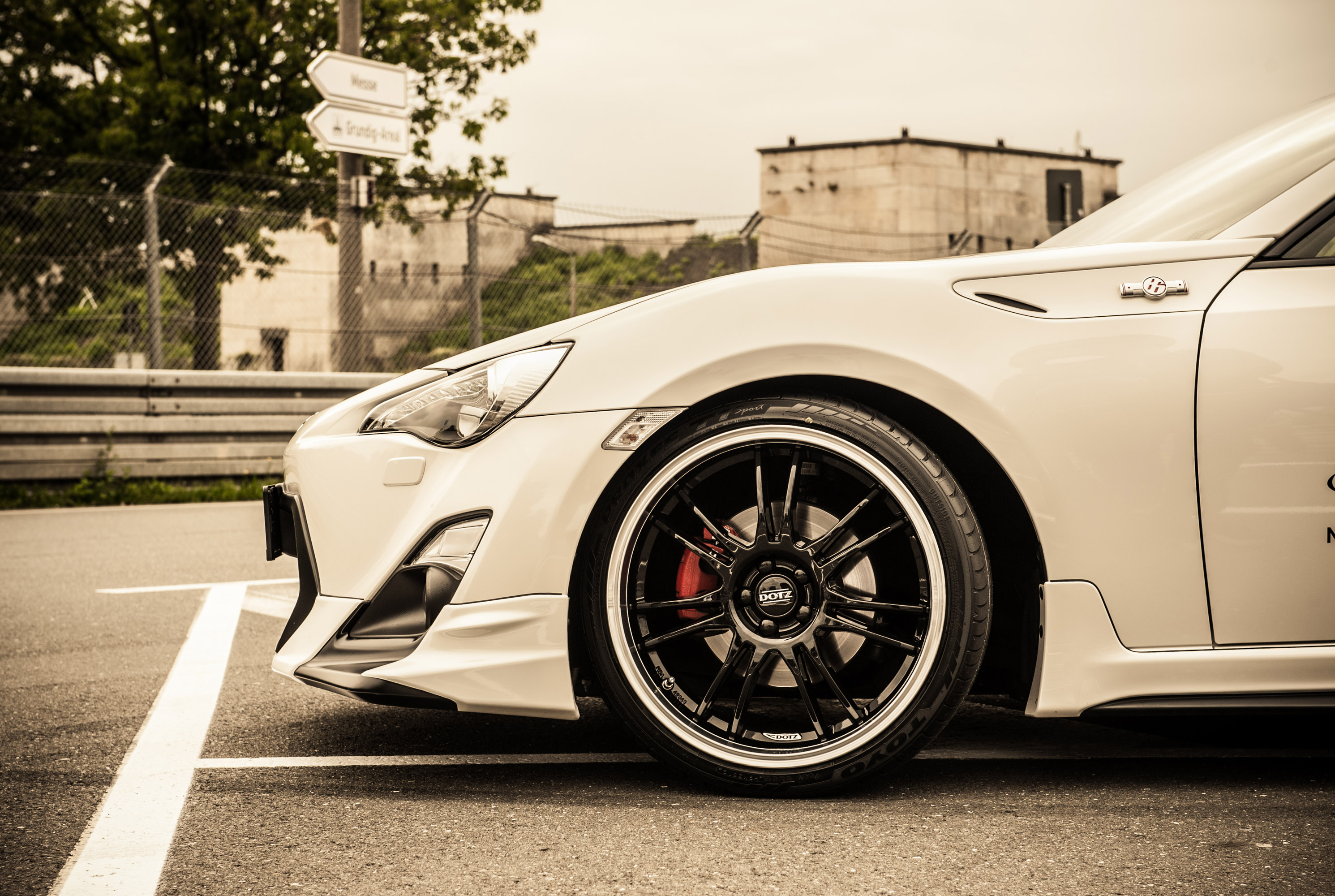 Dotz Shift Toyota GT8