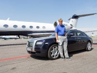 Ernie Els and Rolls-Royce Ghost (2013) - picture 1 of 3