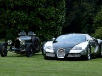 Ettore Bugatti Type 35 Grand Prix and Bugatti Veyron (2009) - picture 3 of 16