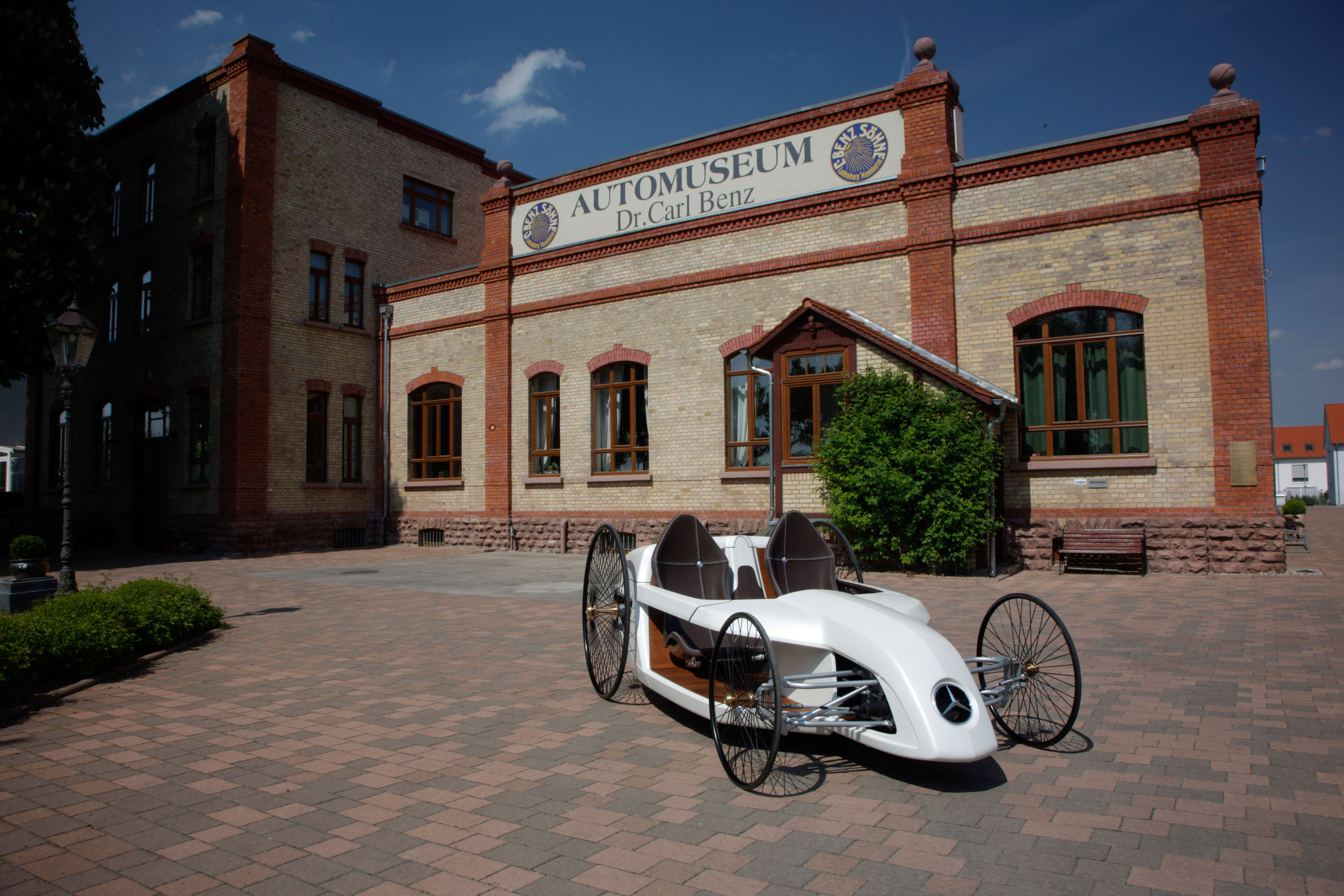 Mercedes-Benz F-CELL Roadster Bertha Benz Route