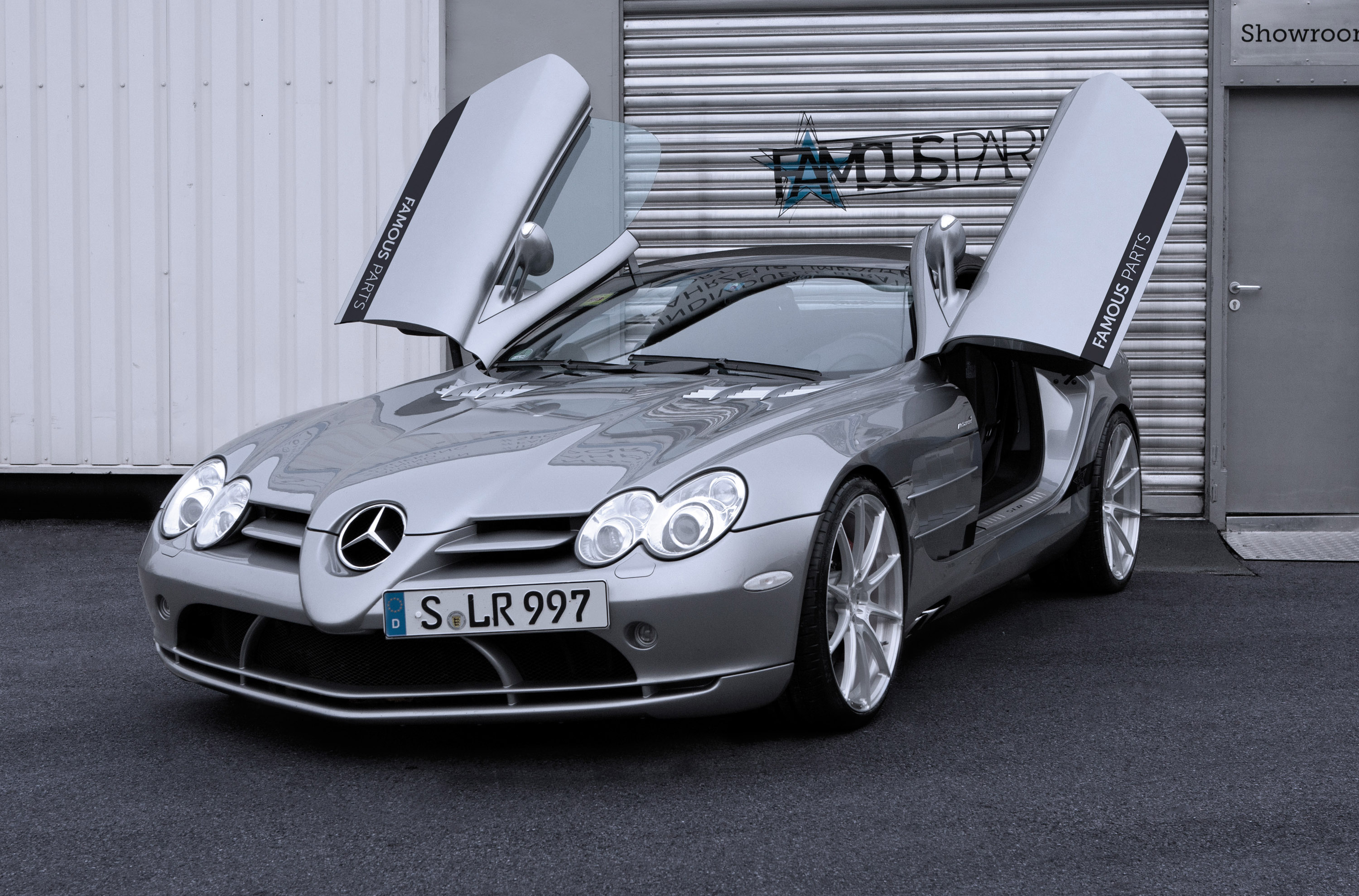 Famous Parts Mercedes-Benz SLR McLaren Roadster