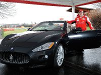 Fernando Alonso and Maserati GranCabrio (2010) - picture 1 of 2