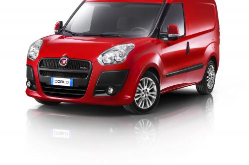 Fiat Doblo Cargo (2010) - picture 1 of 3