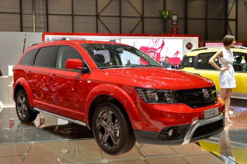 Fiat Freemont Cross Geneva (2014) - picture 1 of 3