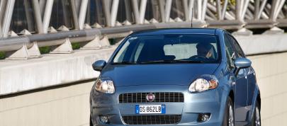 FIAT Grande Punto Natural Power (2009) - picture 4 of 10