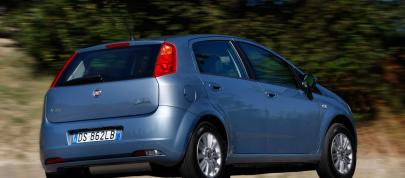 FIAT Grande Punto Natural Power (2009) - picture 7 of 10