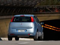 FIAT Grande Punto Natural Power (2009) - picture 6 of 10