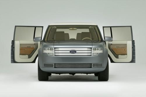 Ford Fairlane Concept (2005) - picture 8 of 18
