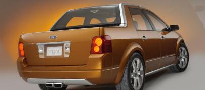 Ford Freestyle FX Concept (2003) - picture 4 of 26