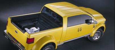 Ford Mighty F-350 Tonka Concept (2002) - picture 7 of 15