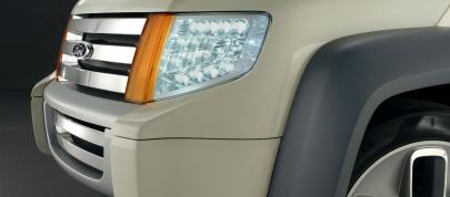 Ford Model U Concept (2003) - picture 12 of 25